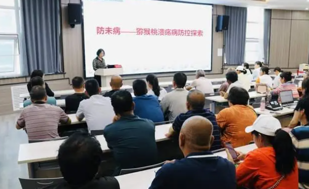 专家当“参谋”托起甜“猕”致富路——猕猴桃园病虫害防治技术培训走进眉县